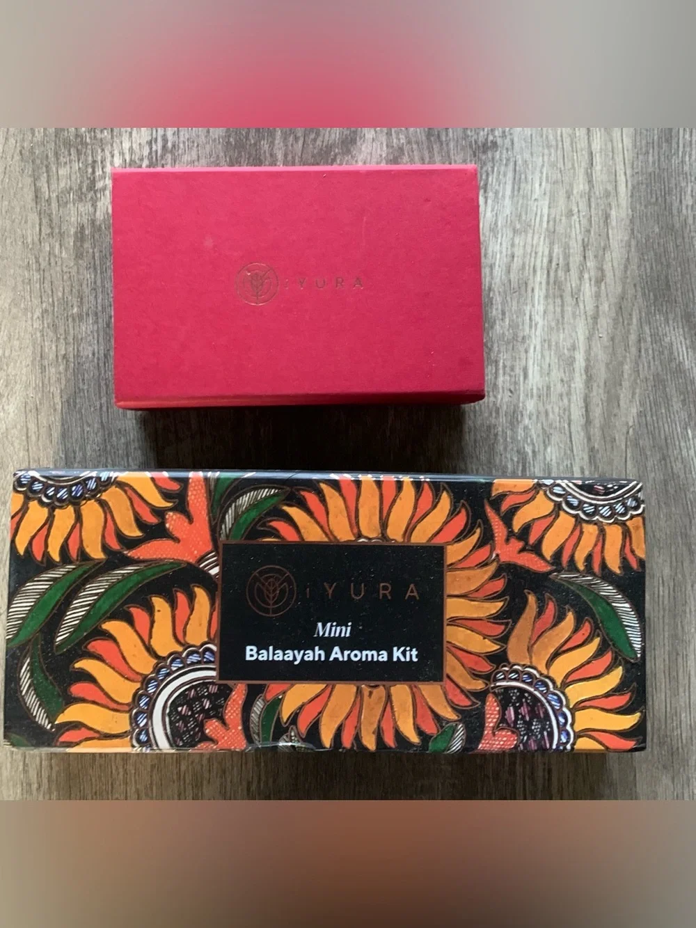 Aruyveda face and essential oils